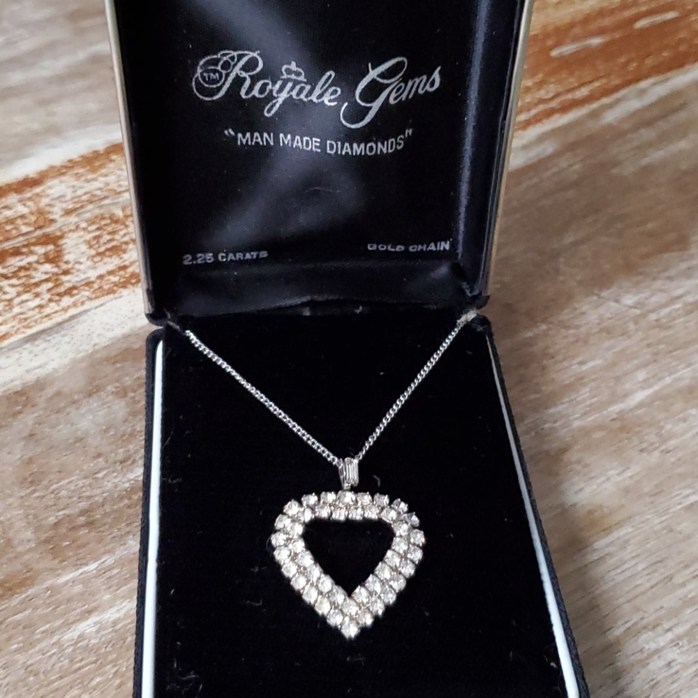 Royale Gems 2.25kt Heart Pendant W. Gold Necklace